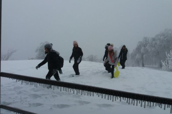 Kartepe' de kar yürüyüşü