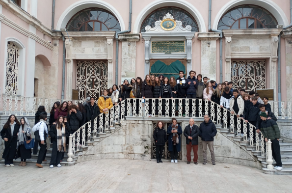 İlahi dinin mabetlerinin bulunduğu Ortaköy