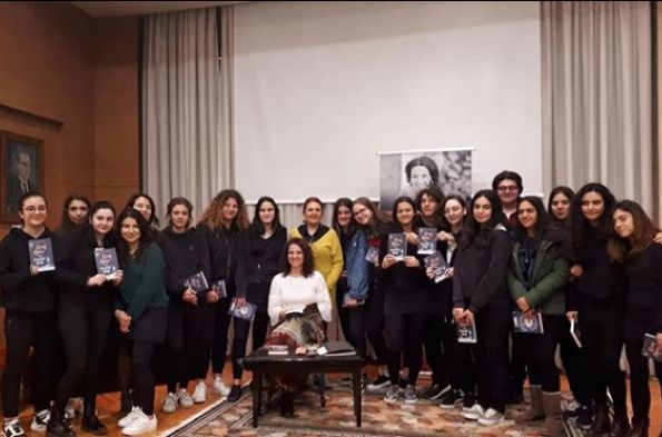 Kiraz Ağacı ile Aramızdaki Mesafe