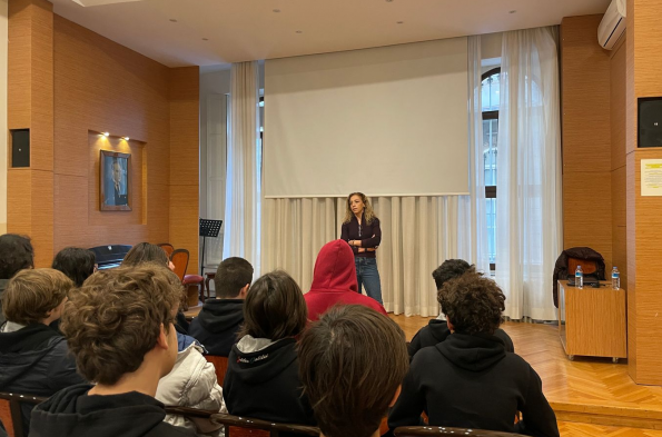 Fizyoterapist Mari Apelyan