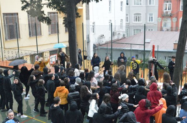 LEAN  BODY  FLOW  ve ZUMBA