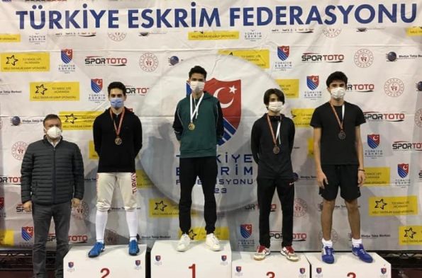 Eskrim Turnuvası'nda Bronz Madalya