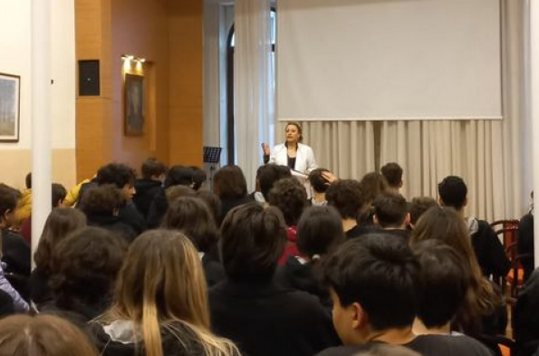 Okul Hemşiremiz - Yasemin Arpacı