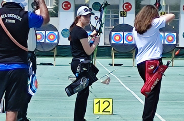 İstanbul İli Okullar Arası Okçuluk Turnuvası - Bürge Nazra BARAN