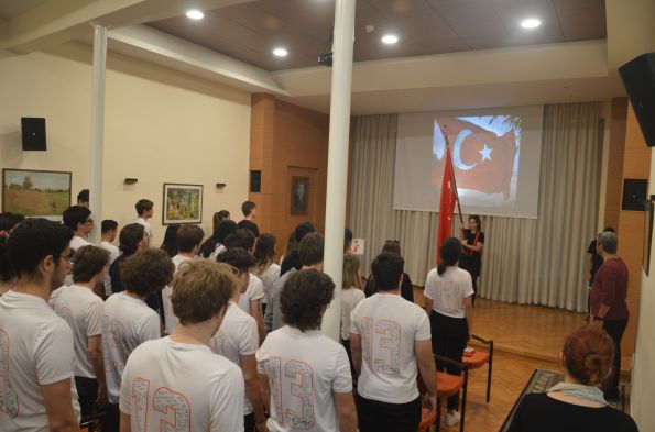 Gençlerimizin bayramı kutlu olsun.